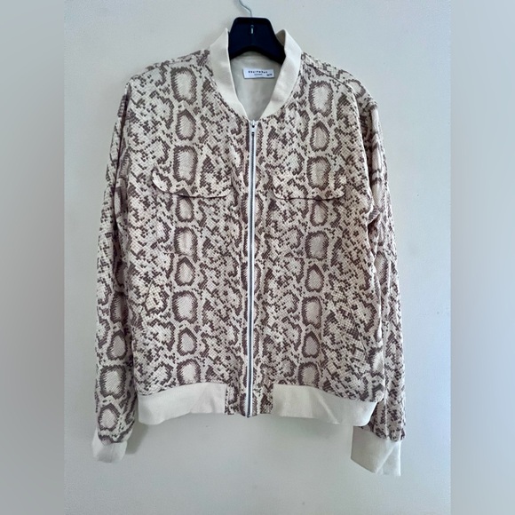 Equipment Femme Cream Snake Print Jacket Silk - Picture 2 of 8